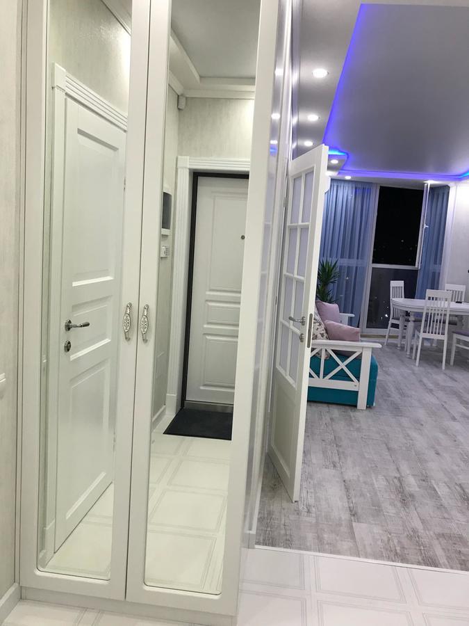 Luxe Apartment On Drahomanova Kiev Eksteriør bilde